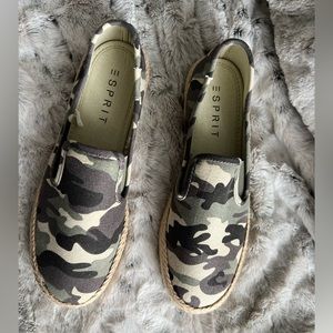 Esprit Nadine Camo slip-on sneaker espadrilles size 8 brand new